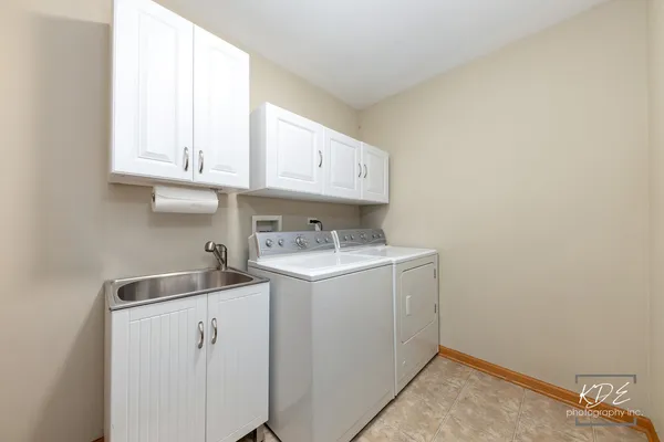 $429,000 | 1711 Red Maple Drive, Plainfield, IL 60586