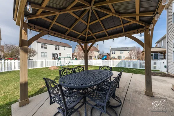 $429,000 | 1711 Red Maple Drive, Plainfield, IL 60586