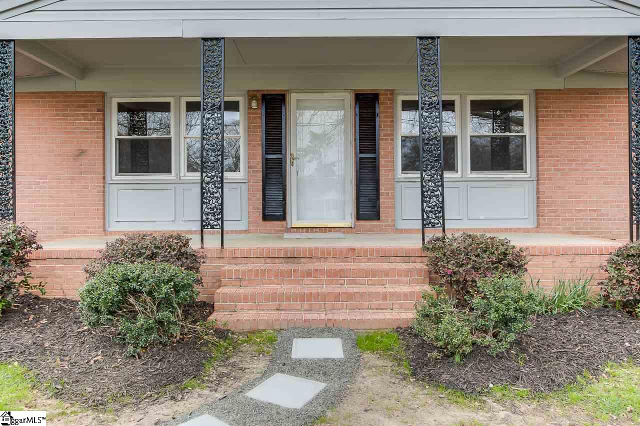 303 Mapleton Drive Greenville, SC 29607 - Photo 2 of 31