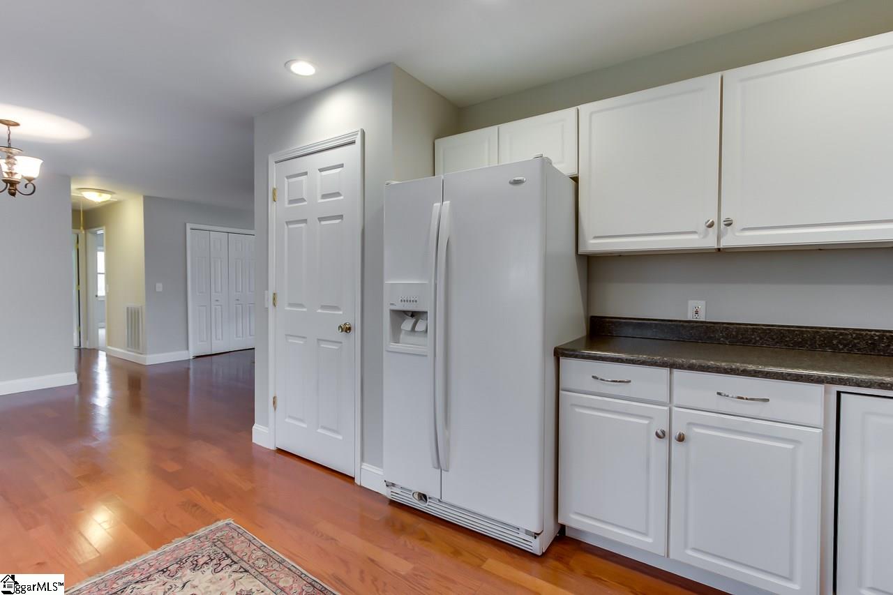 303 Mapleton Drive Greenville, SC 29607 - Photo 16 of 31