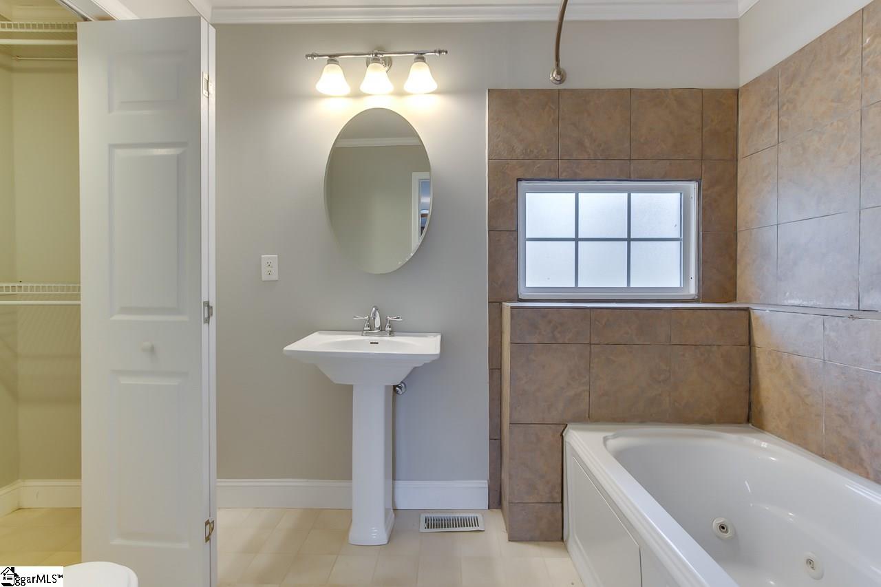 303 Mapleton Drive Greenville, SC 29607 - Photo 20 of 31