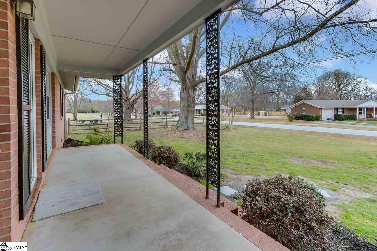303 Mapleton Drive Greenville, SC 29607 - Photo 3 of 31
