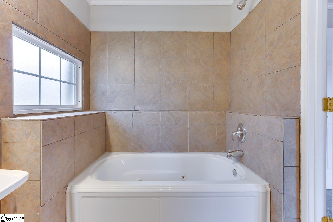 303 Mapleton Drive Greenville, SC 29607 - Photo 21 of 31