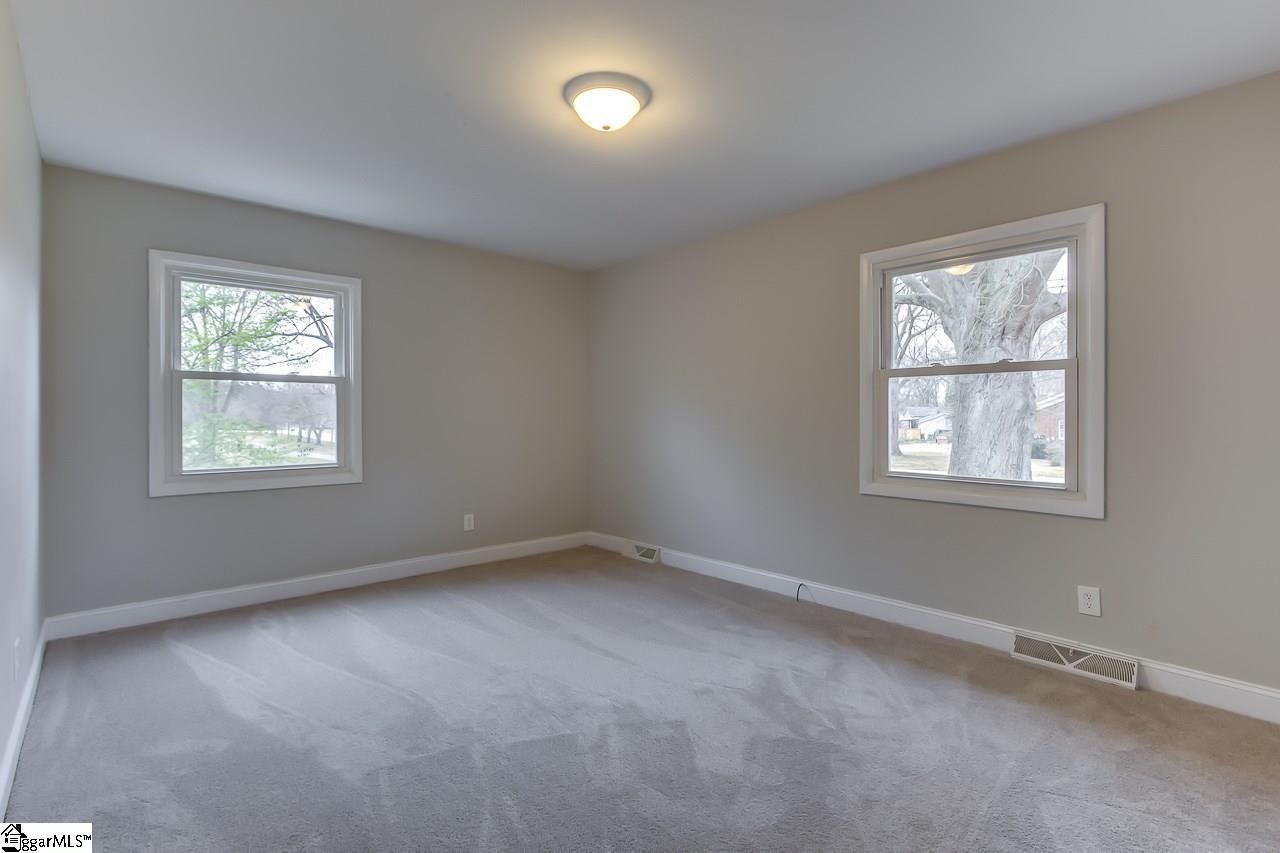 303 Mapleton Drive Greenville, SC 29607 - Photo 24 of 31