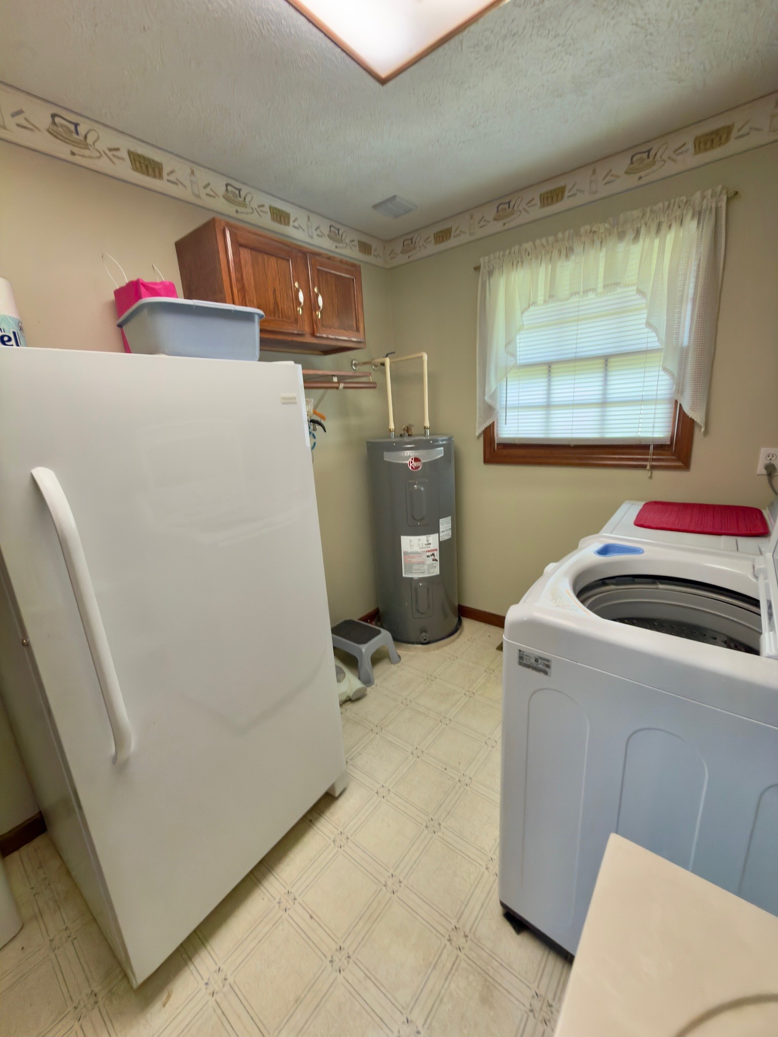 4929 Fountain Grove Road Morrison, TN 37357 - Photo 26 of 33 a utility room with dryer and washer