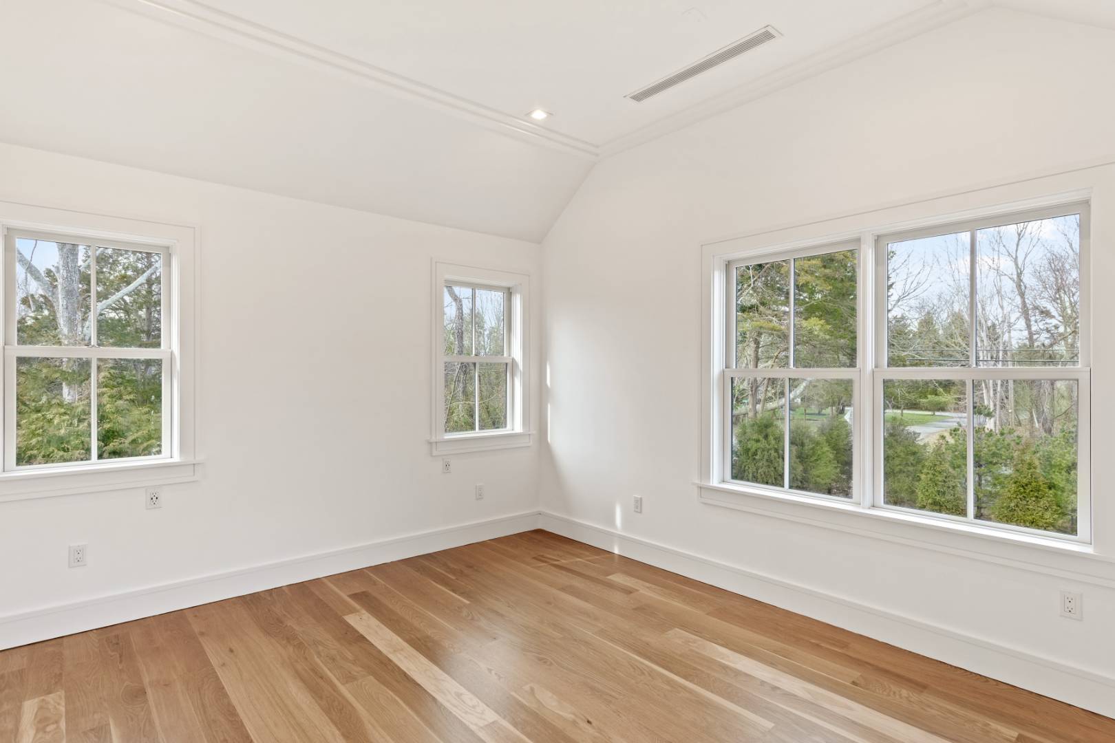 9 Tyndall Road Sag Harbor, NY 11963 - Photo 15 of 27 Gallery Image 15
