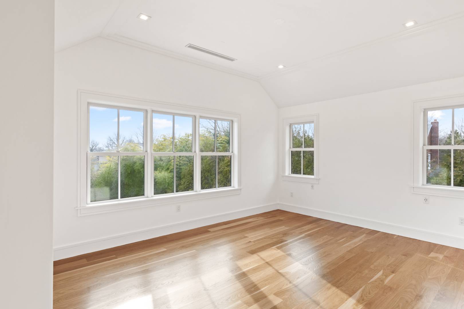9 Tyndall Road Sag Harbor, NY 11963 - Photo 16 of 27 Gallery Image 16