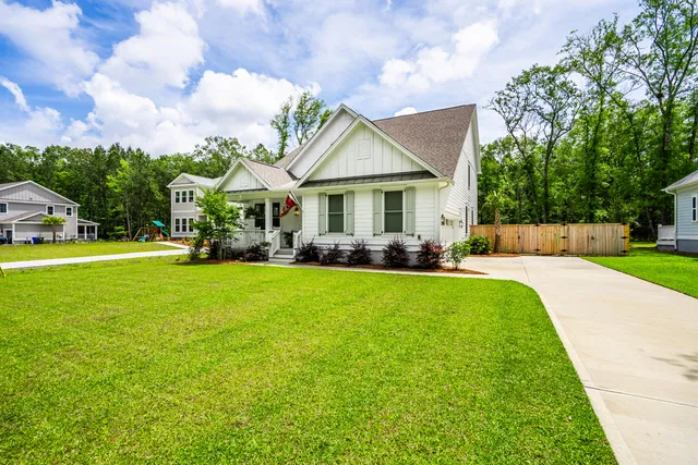 $748,000 | 4213 Royal Harbor Road, Hollywood, SC 29449