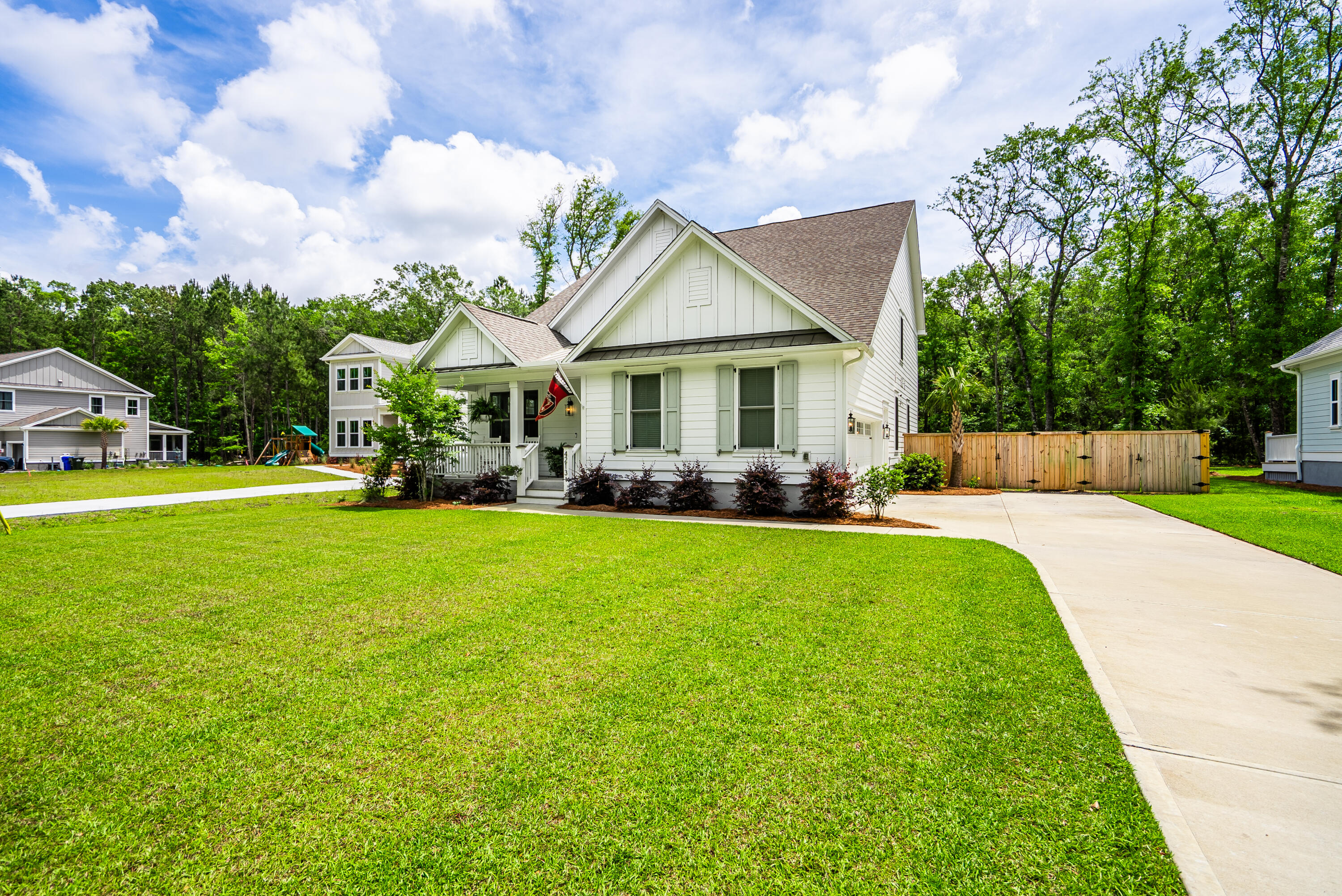 4213 Royal Harbor Road Hollywood, SC 29449 - Photo 1 of 79 Photo-2