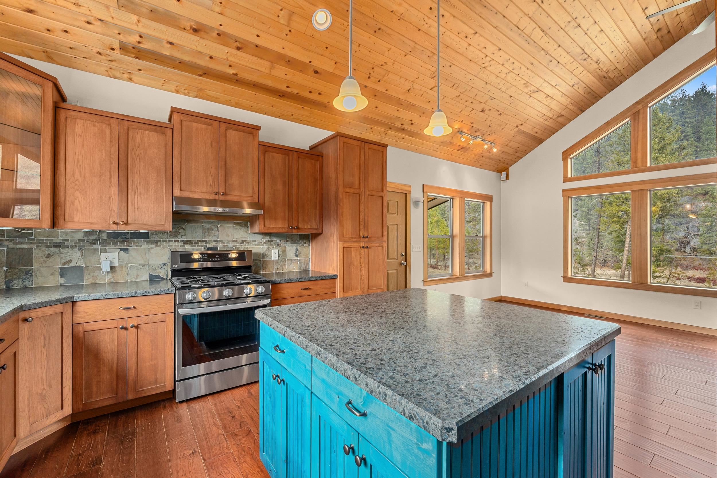 40 First Thought Loop Laurier, WA 99146 - Photo 12 of 50