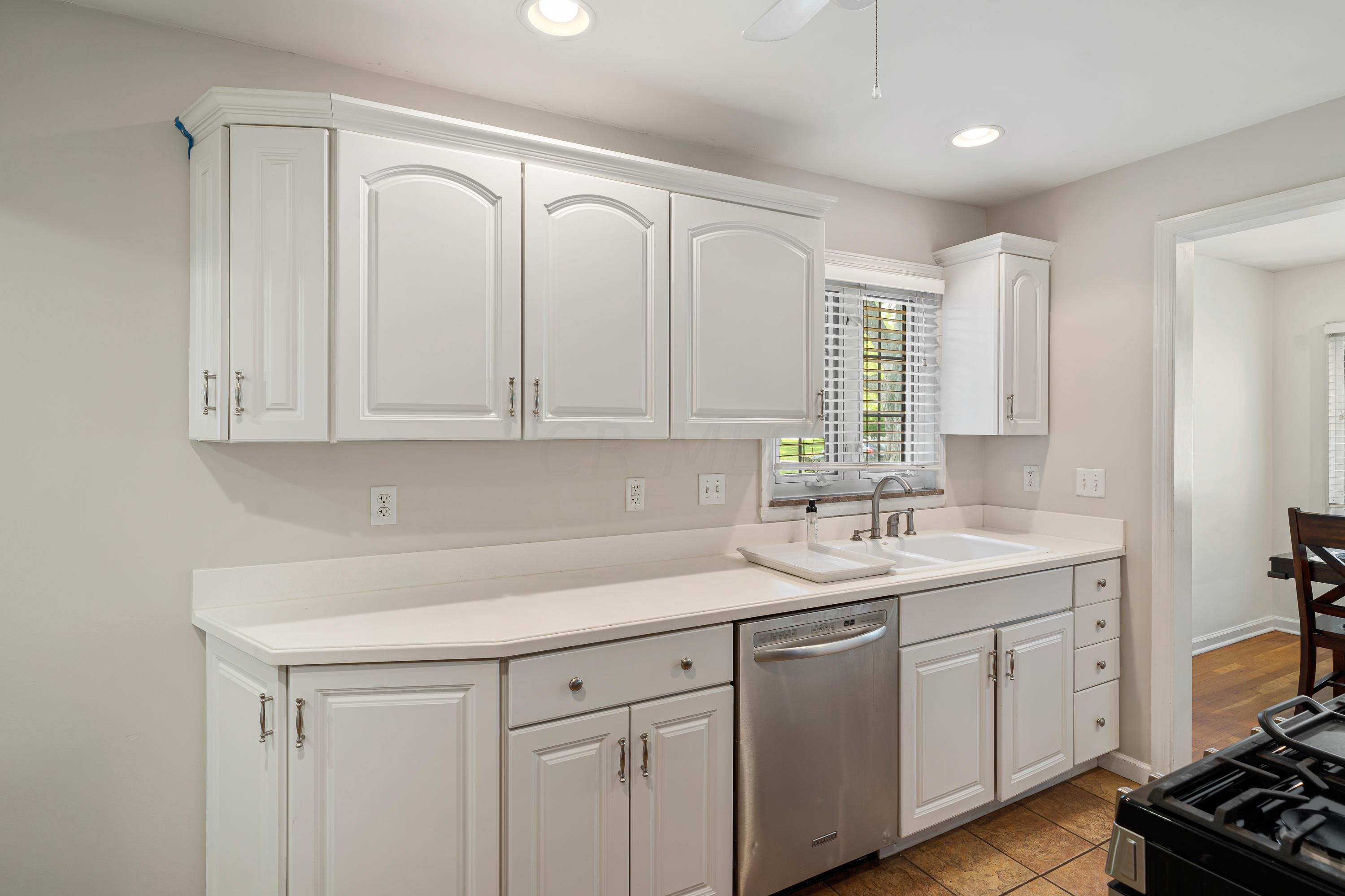 1797 Inchcliff Road Columbus, OH 43221 - Photo 17 of 43