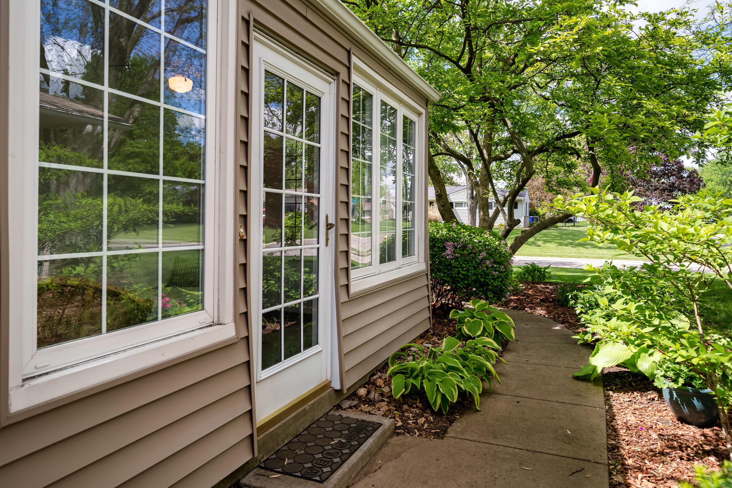 1797 Inchcliff Road Columbus, OH 43221 - Photo 5 of 43