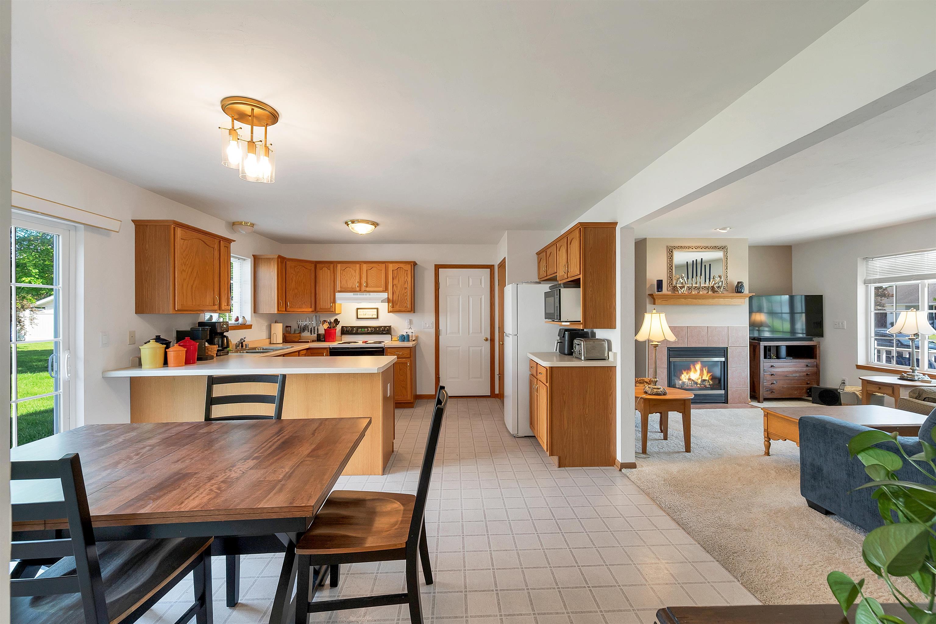 2535 Gemini Road Green Bay, WI 54311 - Photo 13 of 45