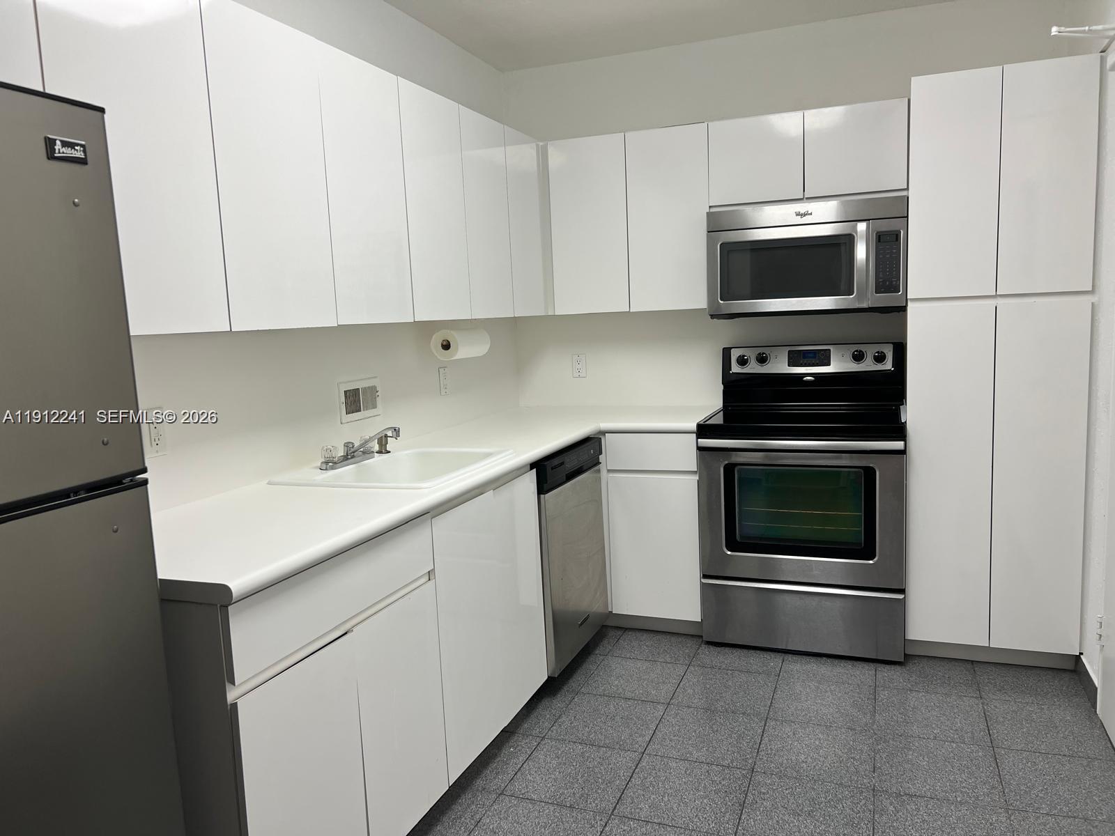 10185 Collins Avenue, Unit 1503 Bal Harbour, FL 33154 - Photo 19 of 34