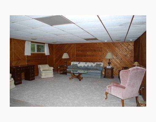 476 Denny Road Valencia, PA 16059 - Photo 10 of 17 Den/Family/Great Room.