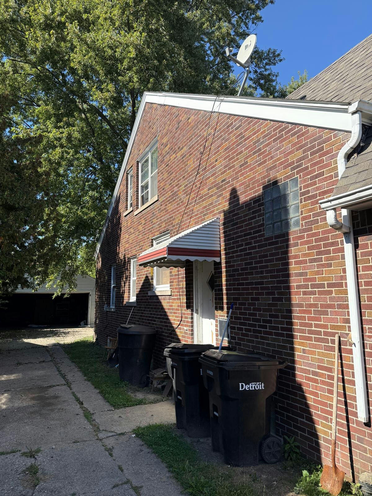 10727 Beaconsfield Street Detroit, MI 48224 - Photo 3 of 22 1h6eXQDZY-J3n9lD6i0lwjIgRqj2cYtF-rEEt0EL