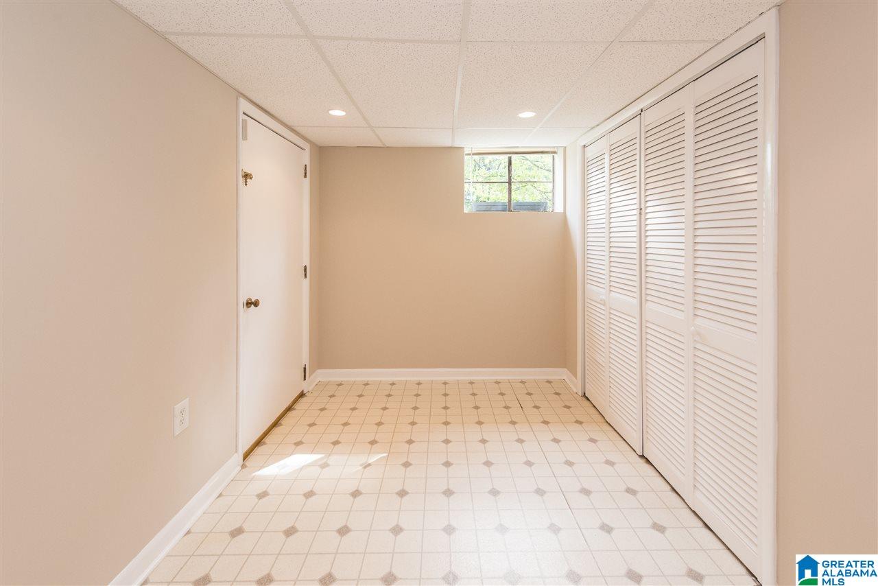 821 Woodvale Road Birmingham, AL 35222 - Photo 33 of 35