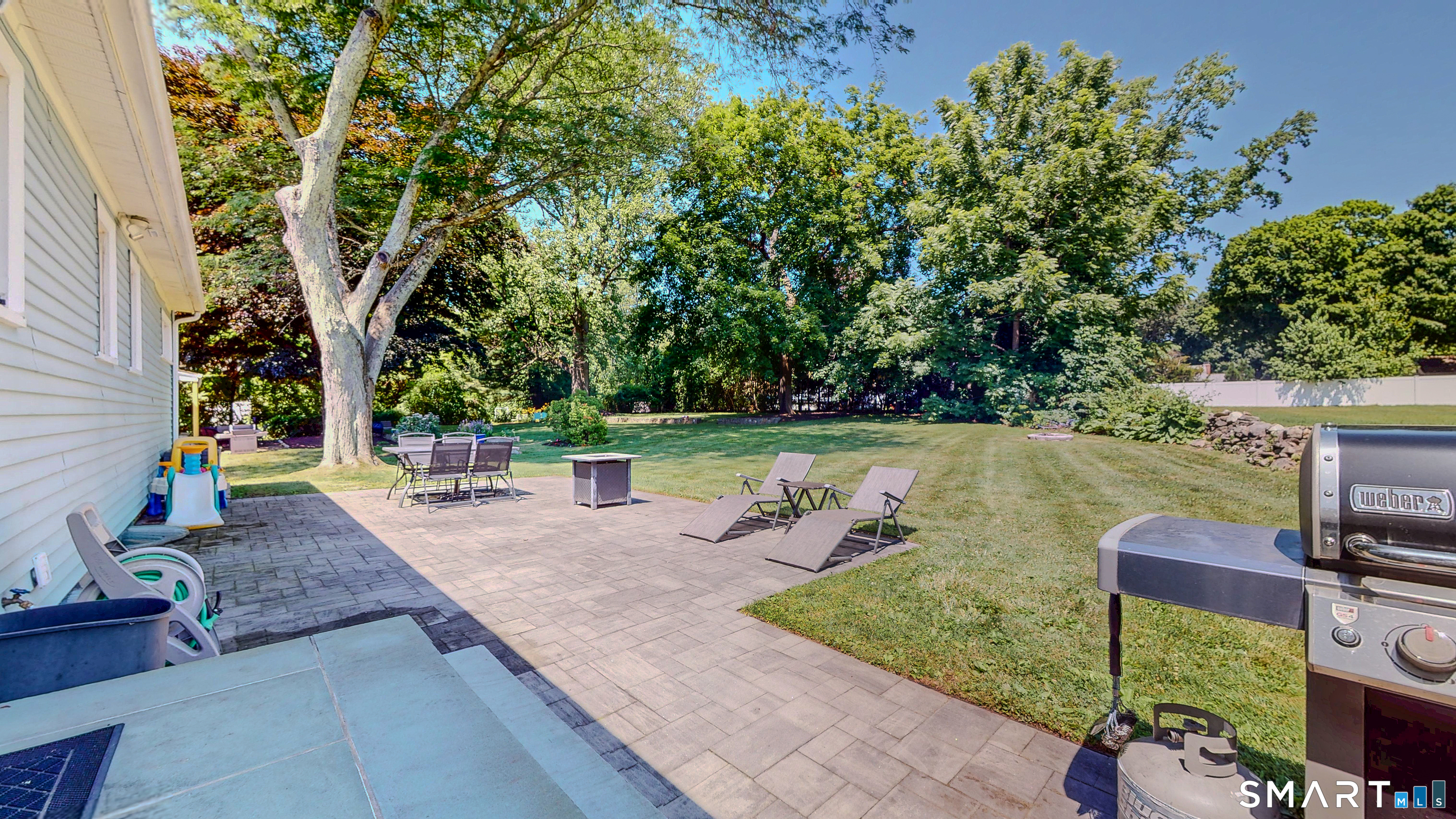 347 Edison Road Trumbull, CT 06611 - Photo 6 of 38