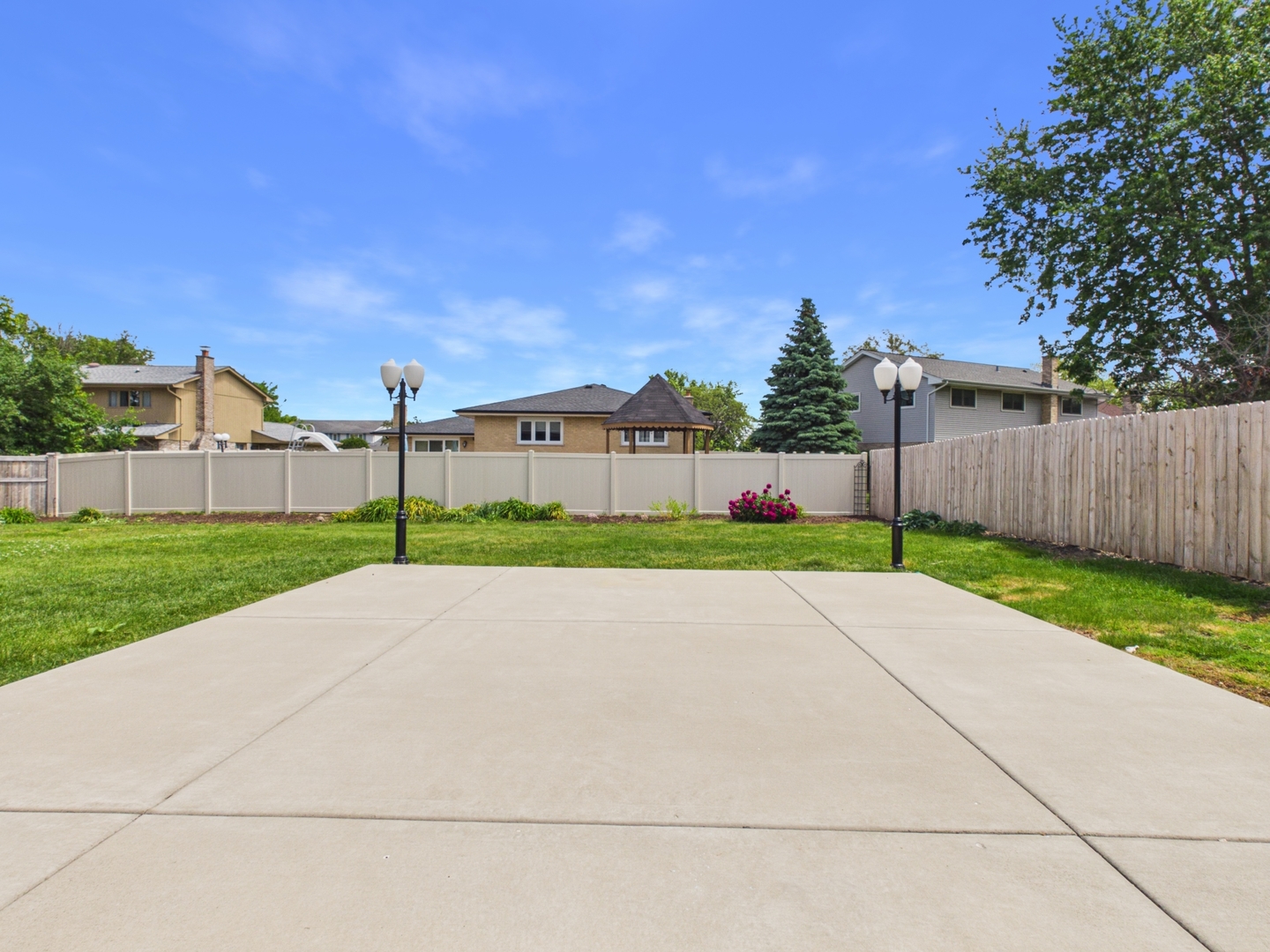6723 Kingswood Road Willowbrook, IL 60527 - Photo 39 of 51 a view of road with house in background