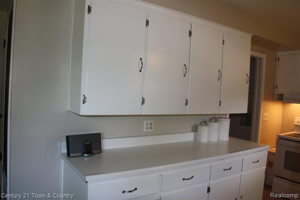 1020 1st Street Rochester, MI 48307 - Photo 6 of 8 FIRST G.JPG