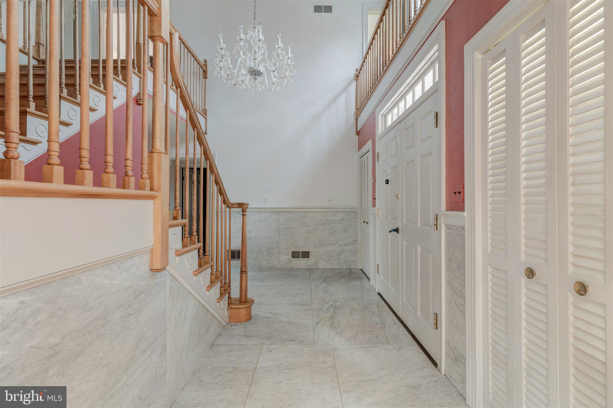 4421 Seminary Road Alexandria, VA 22304 - Photo 14 of 101 Foyer