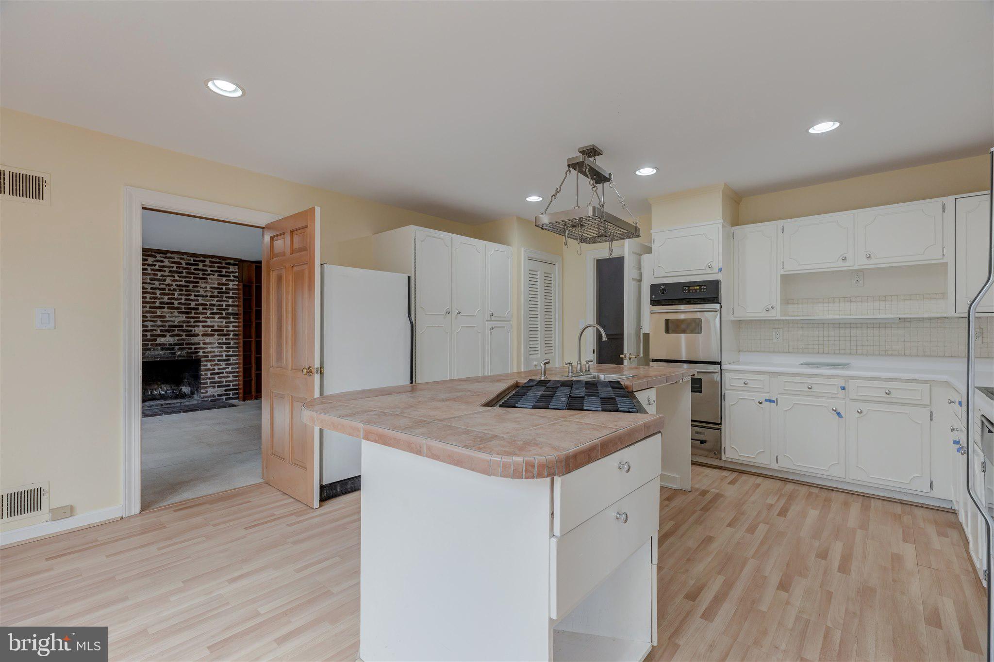 4421 Seminary Road Alexandria, VA 22304 - Photo 22 of 101 Kitchen