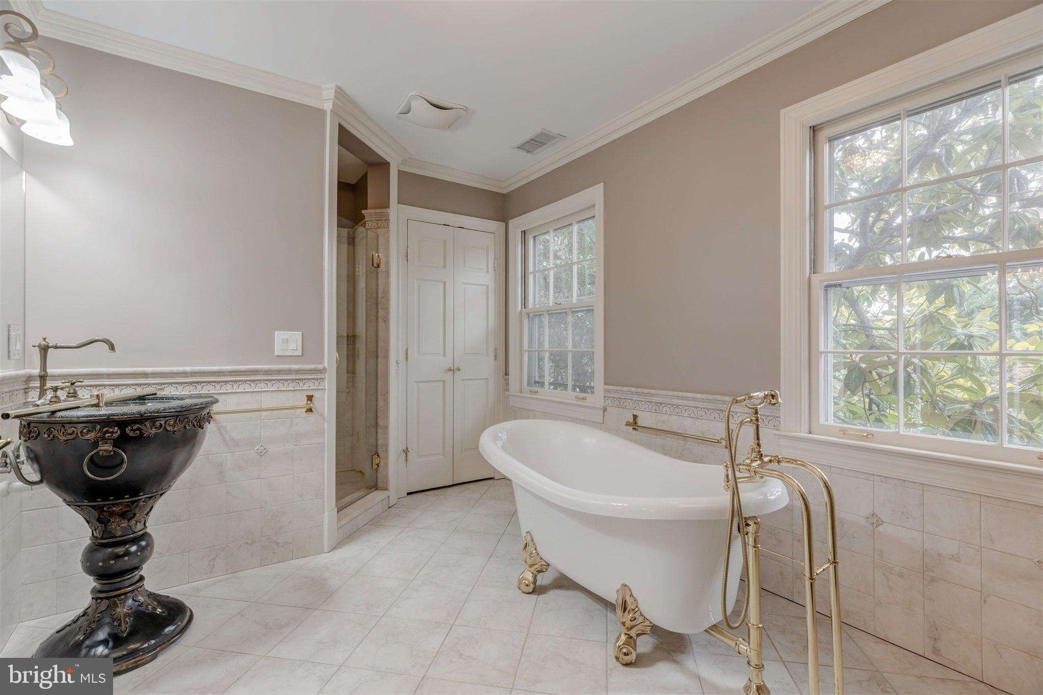 4421 Seminary Road Alexandria, VA 22304 - Photo 64 of 101 Master Bathroom