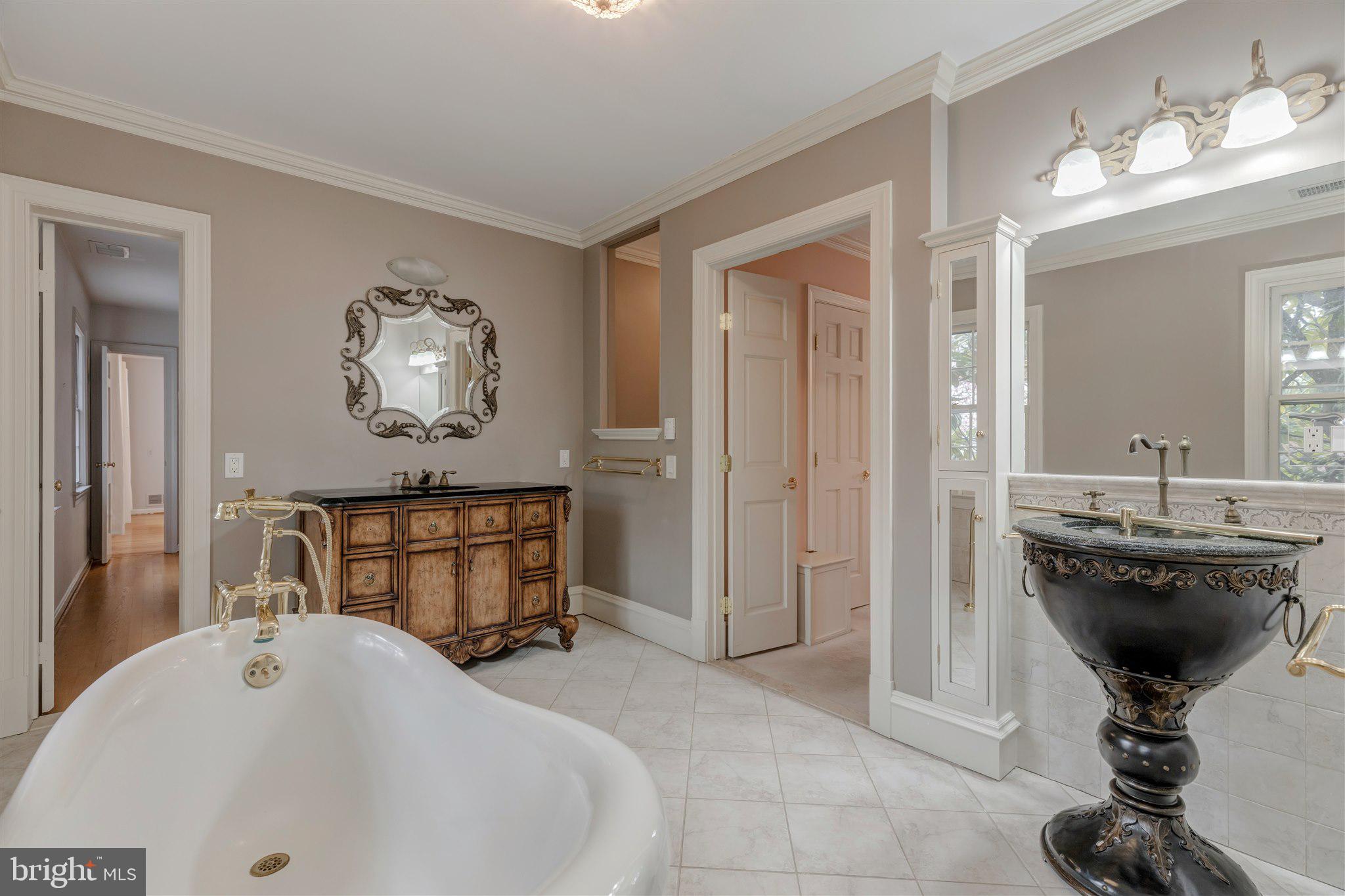 4421 Seminary Road Alexandria, VA 22304 - Photo 66 of 101 Master Bathroom