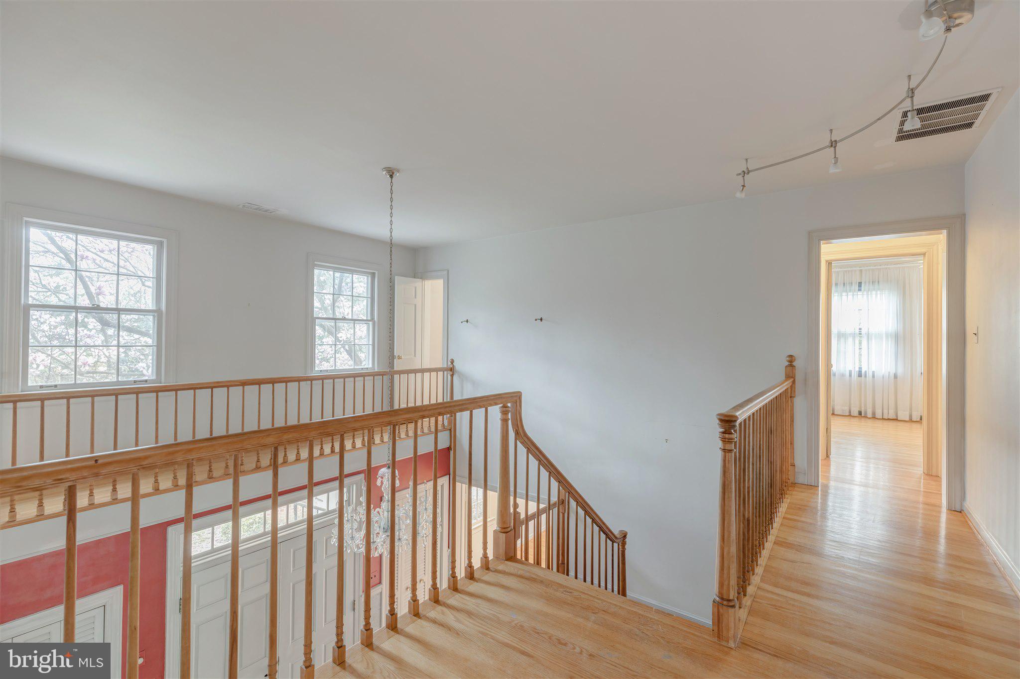 4421 Seminary Road Alexandria, VA 22304 - Photo 77 of 101 Upstairs Foyer