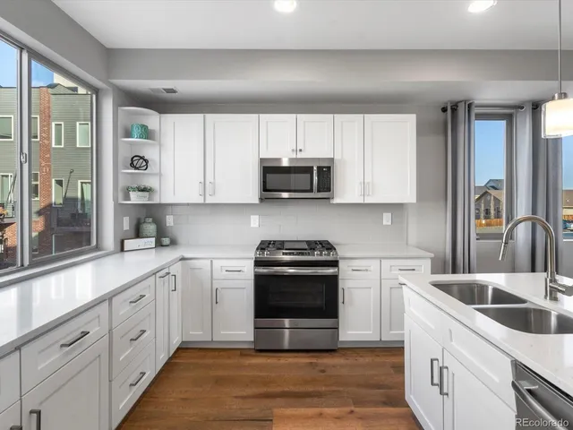 $775,000 | 1939 Eaton Street, Lakewood, CO 80214