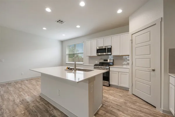 $2,000 | 253 Deserti Road, Leander, TX 78641