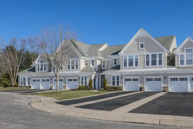 $635,000 | 17 Sonata Court, Lake Grove, NY 11755