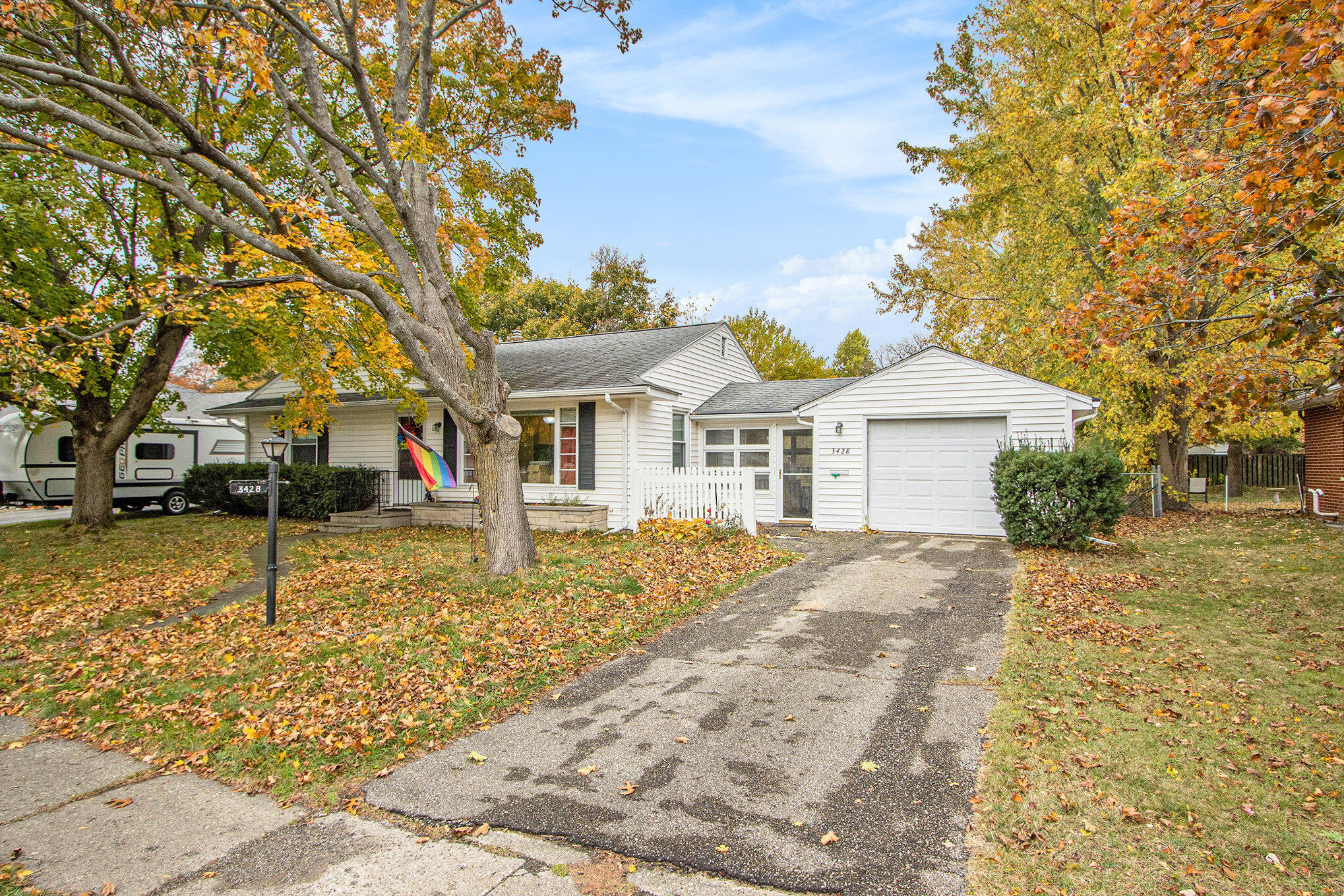 3428 Grace Road Kalamazoo, MI 49006 - Photo 2 of 20 3428 Grace Rd