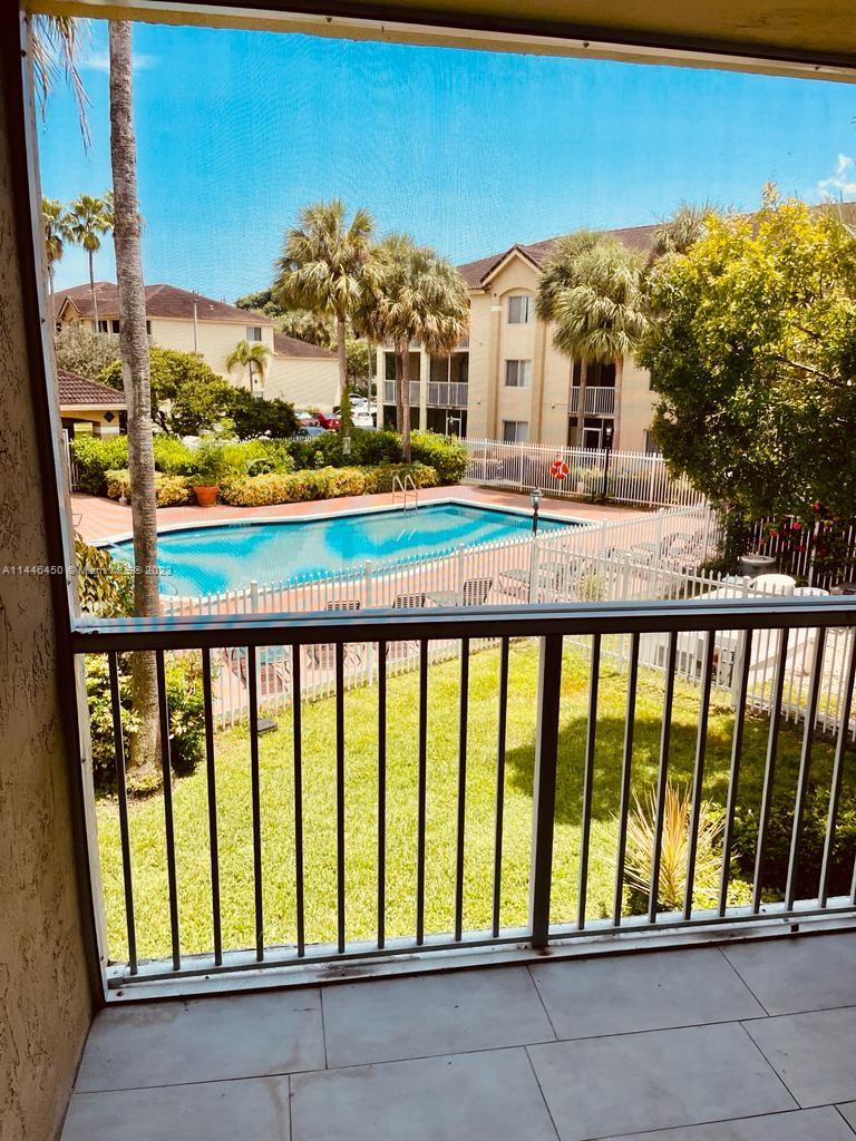 420 South Park Road, Unit 2208 Hollywood, FL 33021 - Photo 5 of 26 Gallery Image 5