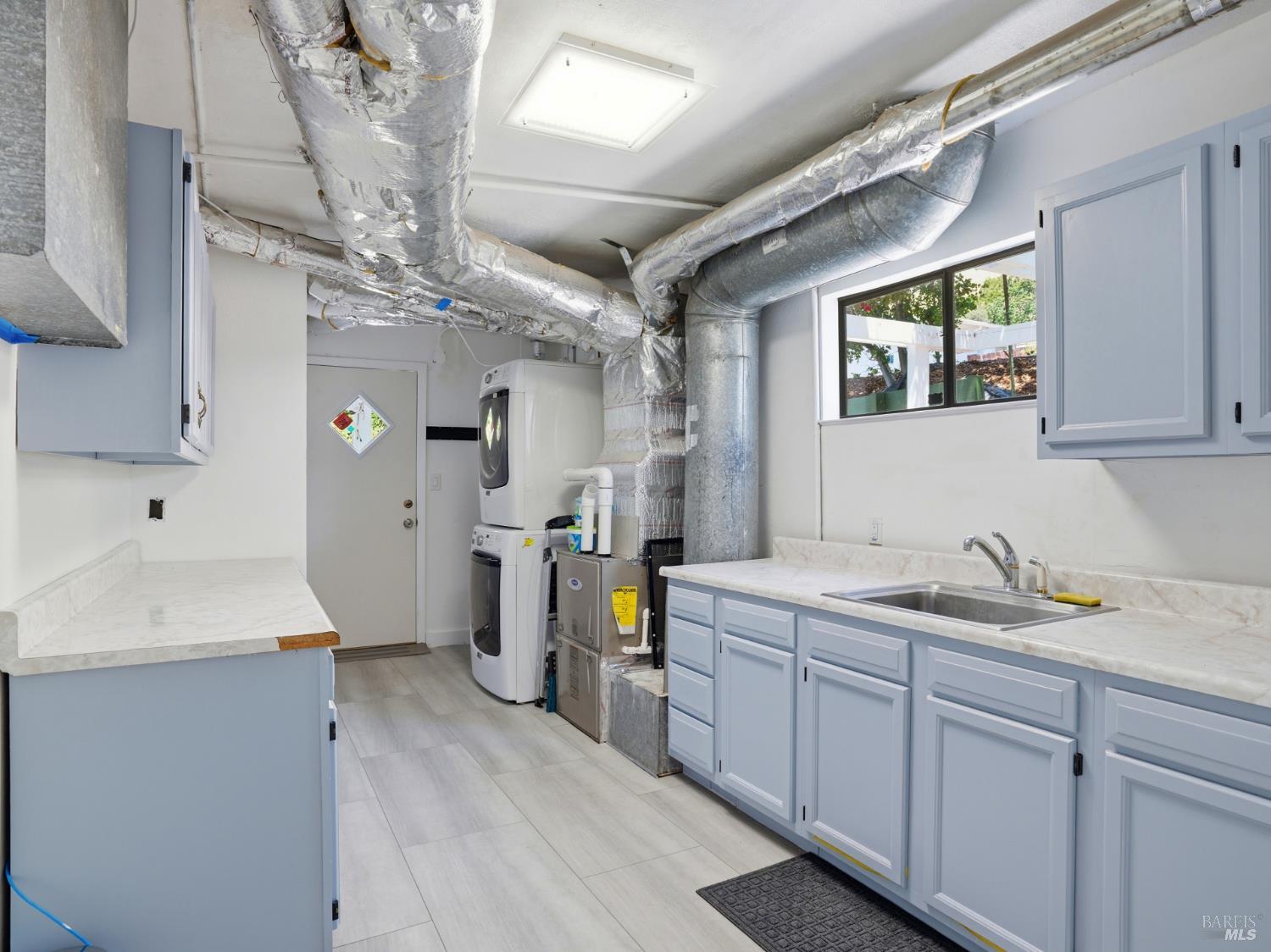 821 Las Colindas Road San Rafael, CA 94903 - Photo 17 of 64 Laundry room downstairs