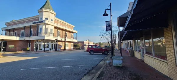 $137,000 | 942 Lexi Lane, Clifton, TN 38425