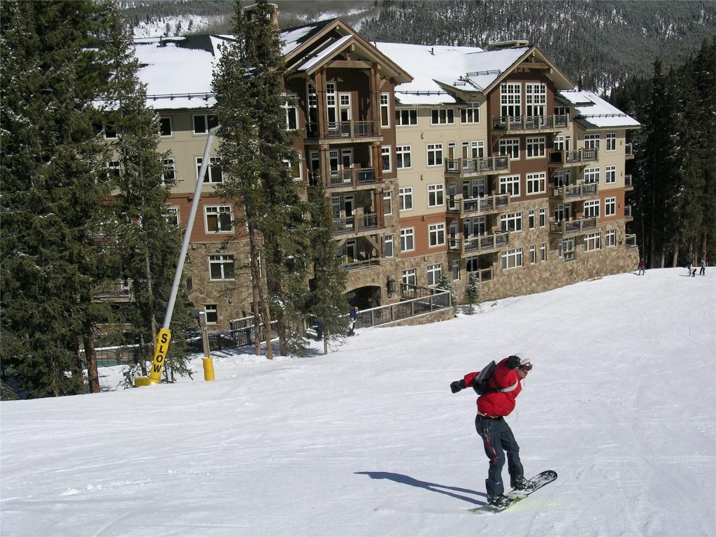 280 Trailhead Drive, Unit 3027 Keystone, CO 80435 - Photo 12 of 50 a view of a large building