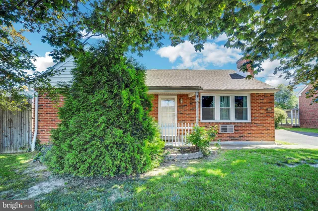 front view of house with a yard