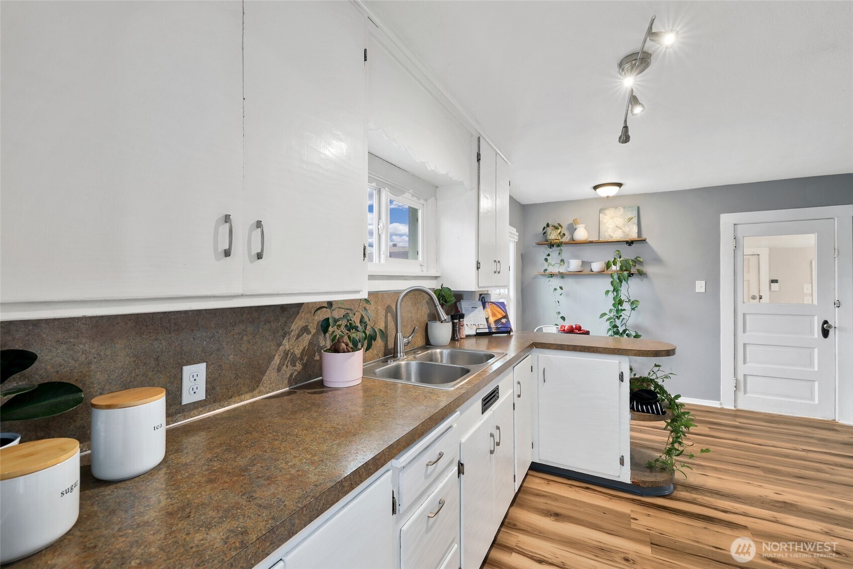 2709 South 54th Street Tacoma, WA 98409 - Photo 10 of 32