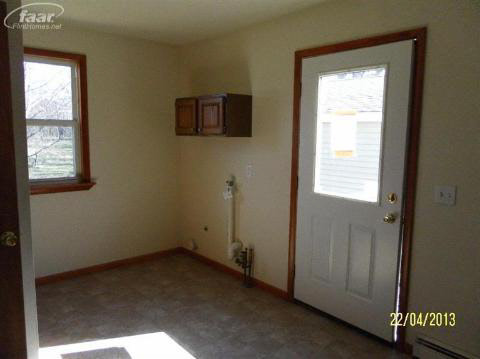13261 Foley Road Fenton, MI 48430 - Photo 7 of 11 20353473-6.JPG