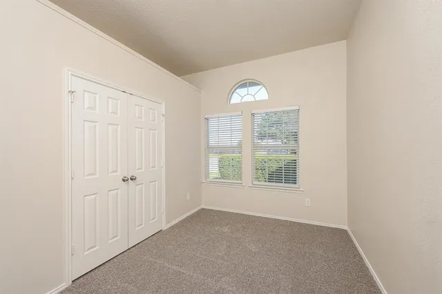 $2,180 | 328 Willow Creek Drive, Glenn Heights, TX 75154