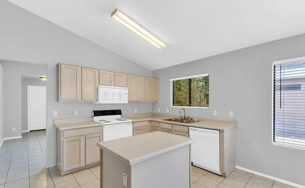 $2,150 | 22430 North 21st Street, Phoenix, AZ 85024
