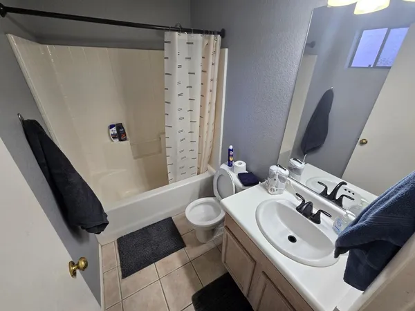 $2,150 | 22430 North 21st Street, Phoenix, AZ 85024