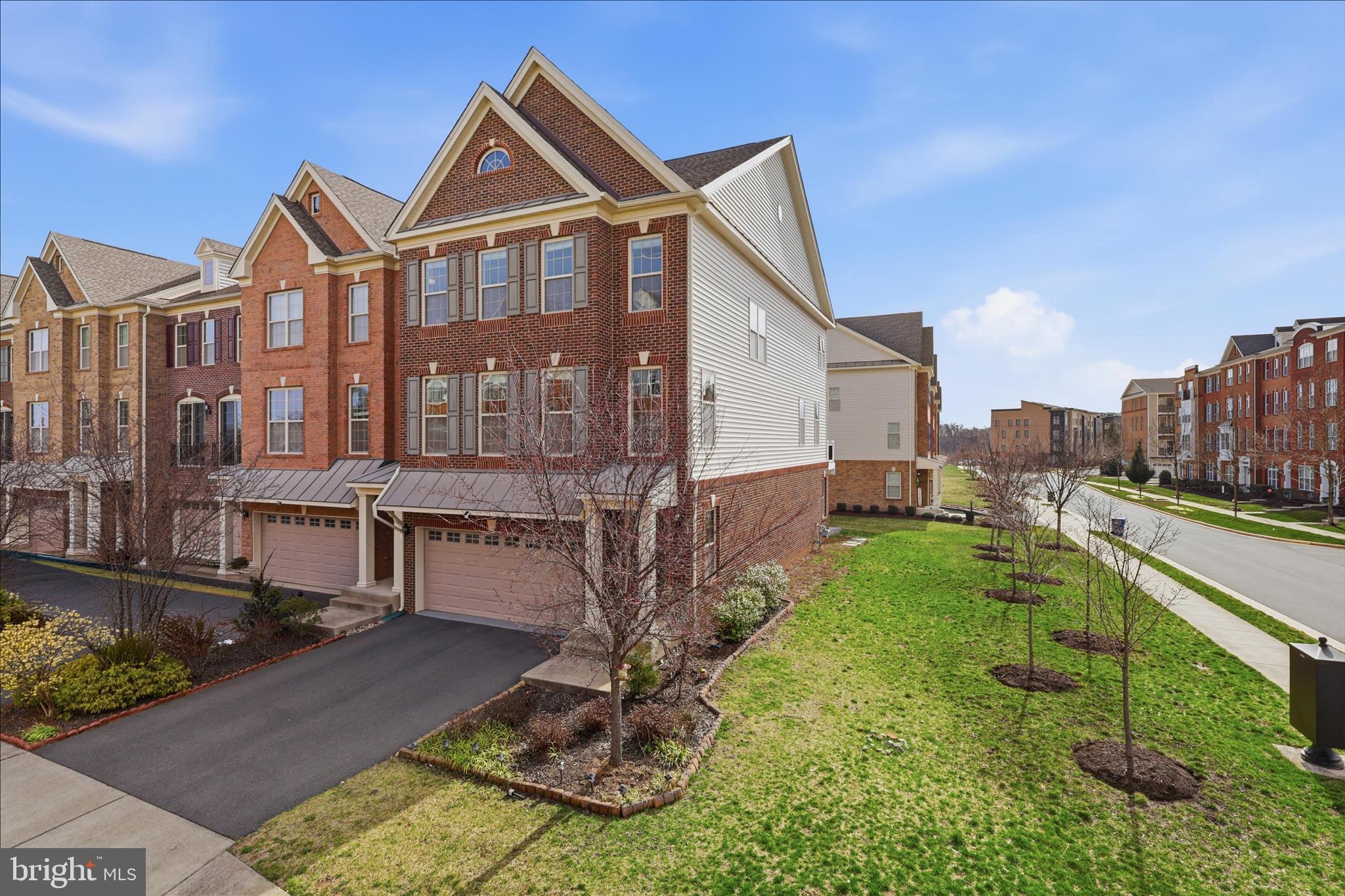 23488 Logans Ridge Terrace Ashburn, VA 20148 - Photo 3 of 59