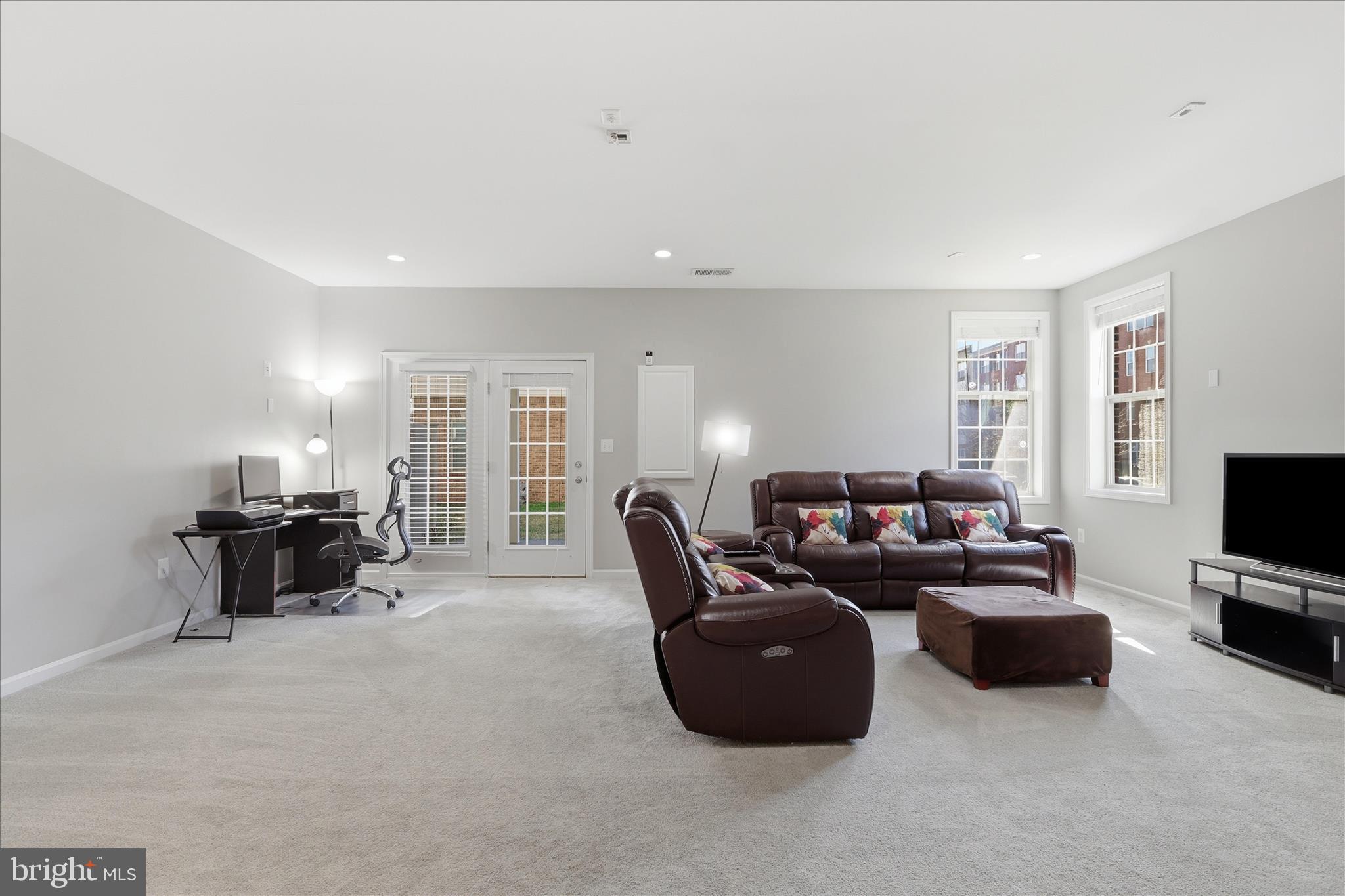 23488 Logans Ridge Terrace Ashburn, VA 20148 - Photo 8 of 59