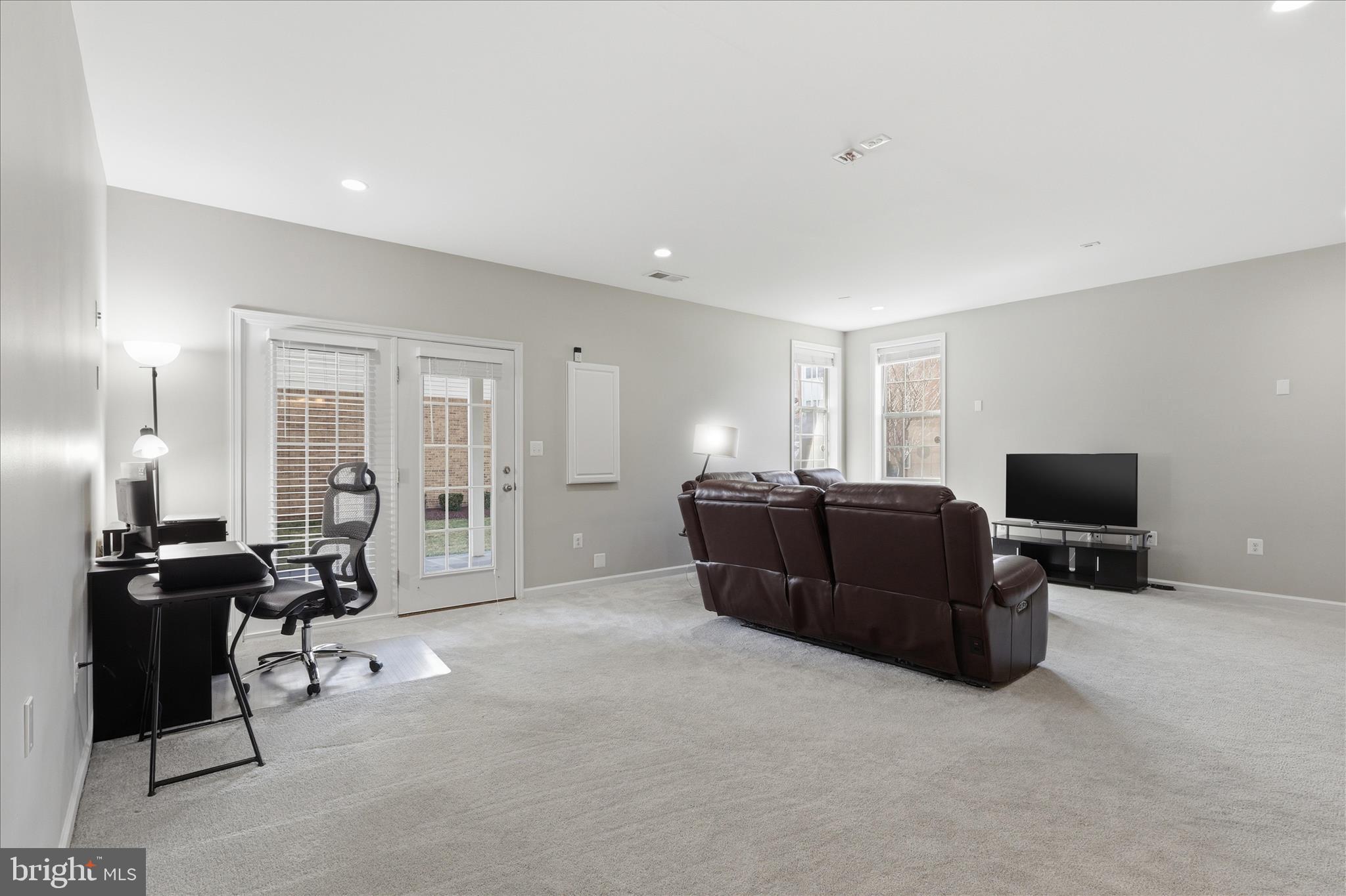 23488 Logans Ridge Terrace Ashburn, VA 20148 - Photo 9 of 59