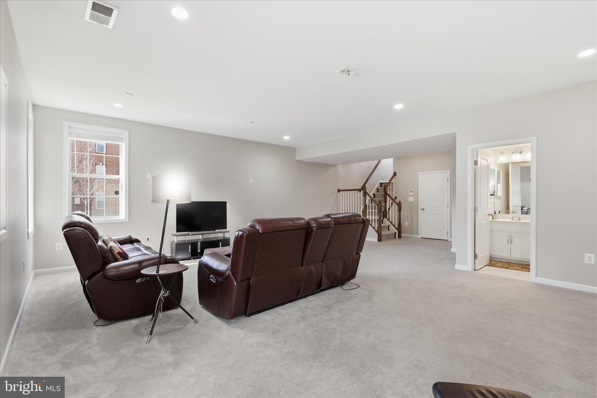 23488 Logans Ridge Terrace Ashburn, VA 20148 - Photo 10 of 59