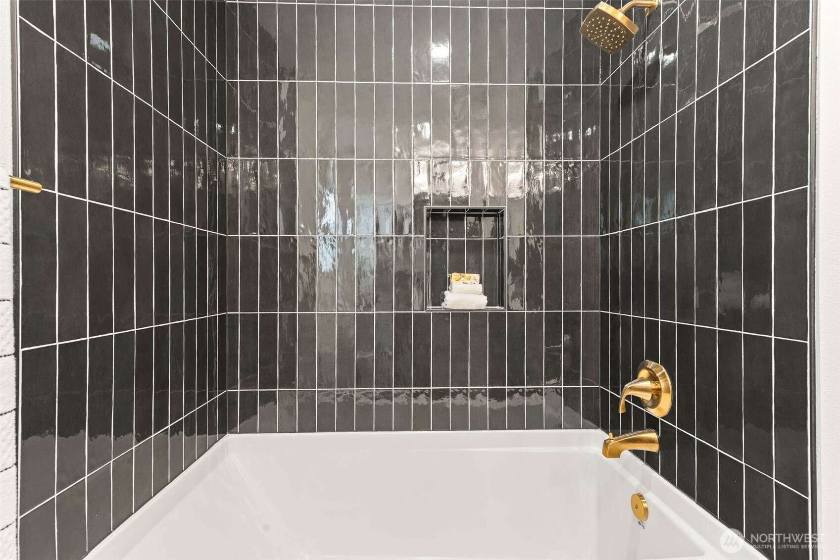 7210 173rd Street Southwest Edmonds, WA 98026 - Photo 14 of 32