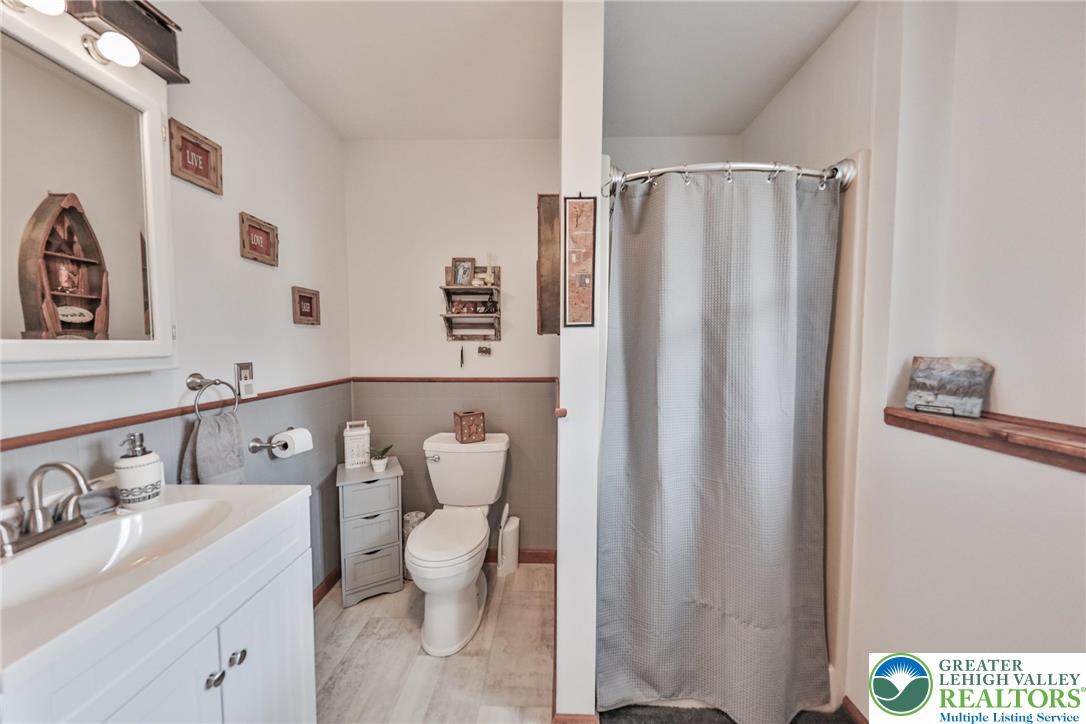 1040 Stagecoach Road West Lehighton, PA 18235 - Photo 42 of 78 Bathroom - lower level