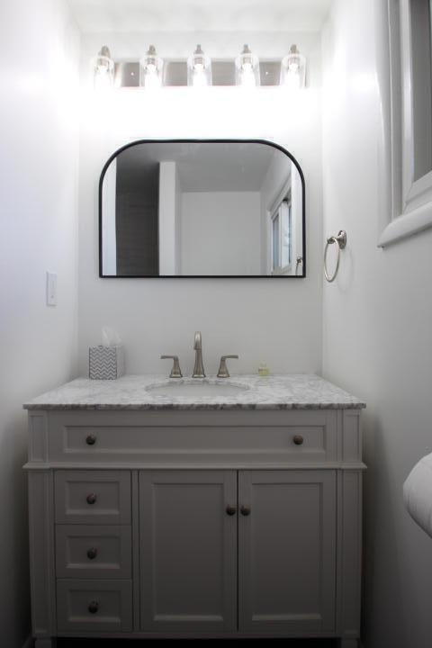 2316 Harrodsburg Road Lexington, KY 40503 - Photo 24 of 45 2316 full bath sink